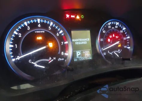 2016 Toyota Highlander Le V6 z USA, uszkodzony, nr VIN 5TDBKRFH1GS268230